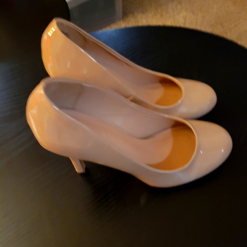 Kelly & Katie Nude High Heels size 9